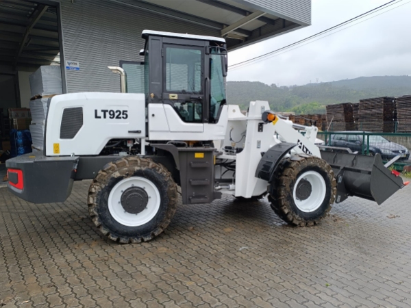 Portugal - 2.5 tonne wheel loader